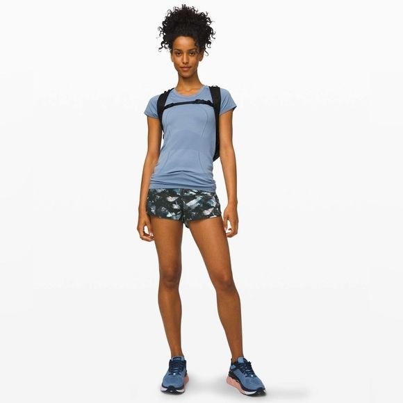 Lululemon Speed Up Short 2.5" Glacier Camo Starlight Multi / Black, size 10 NWOT - Picture 2 of 13